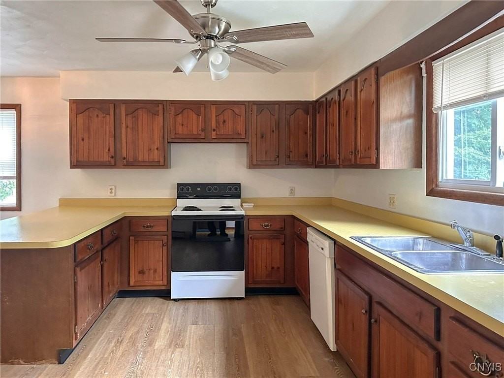 821 Floyd Ave - Photo 4 of 20