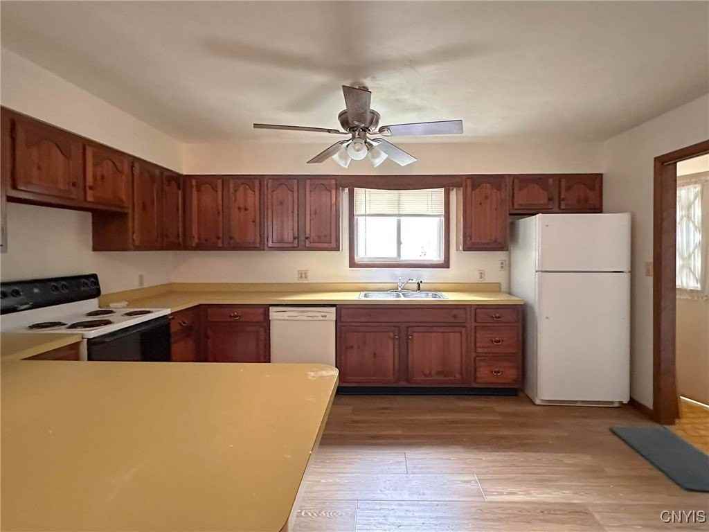 821 Floyd Ave - Photo 5 of 20