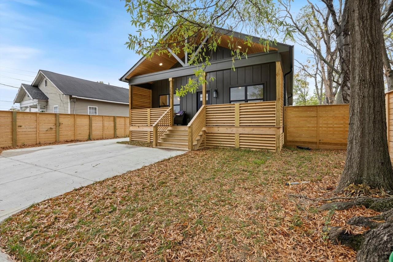 2505 Vance Ave - Photo 2 of 30