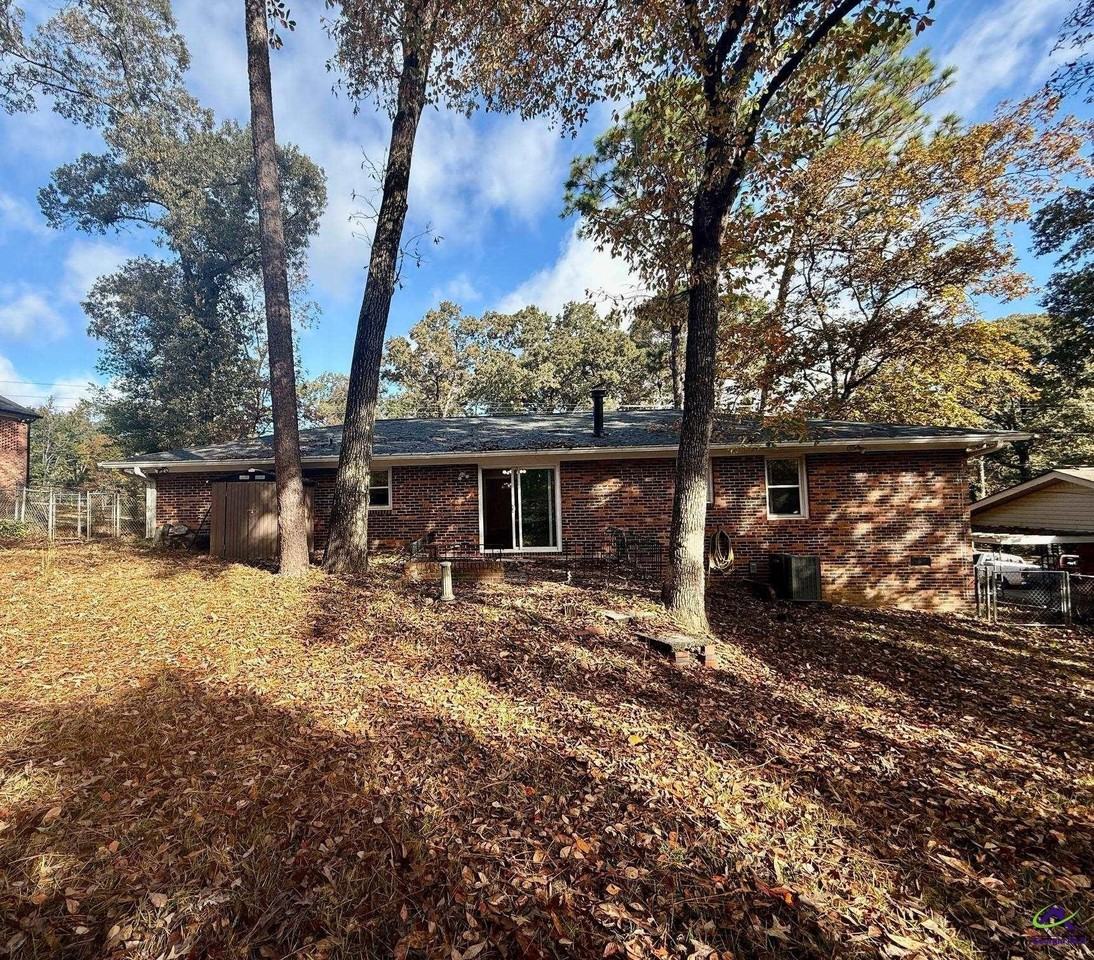 519 Arrowhead Trl - Photo 2 of 19