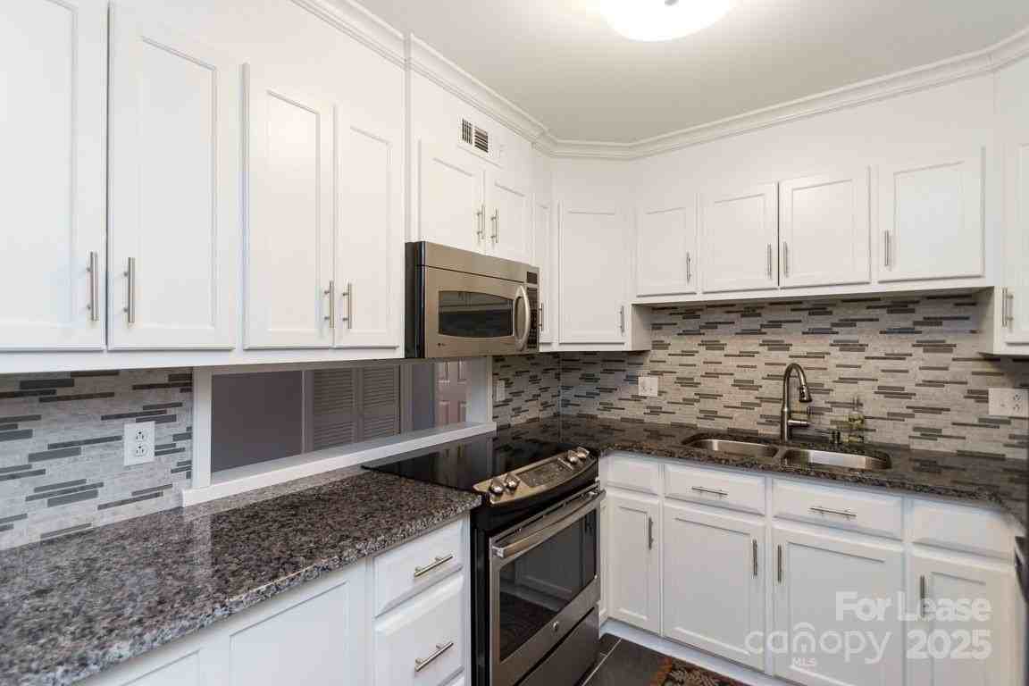 140 Lake Concord Rd Ne Apt B4 #B4 - Photo 6 of 23