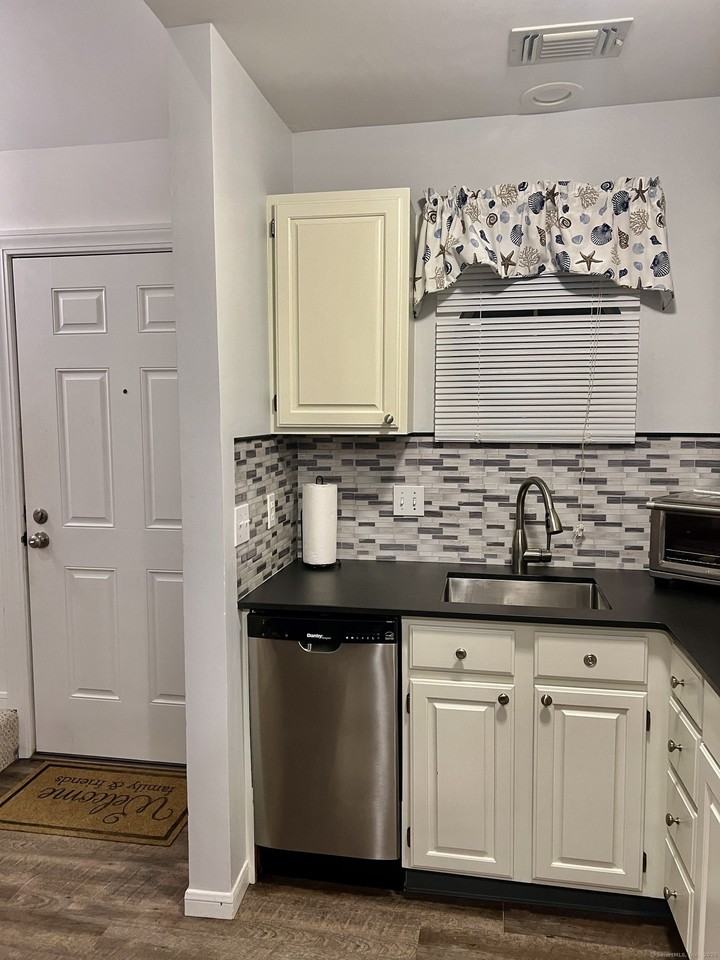 1623 Old Pond Lane #1623 - Photo 4 of 40