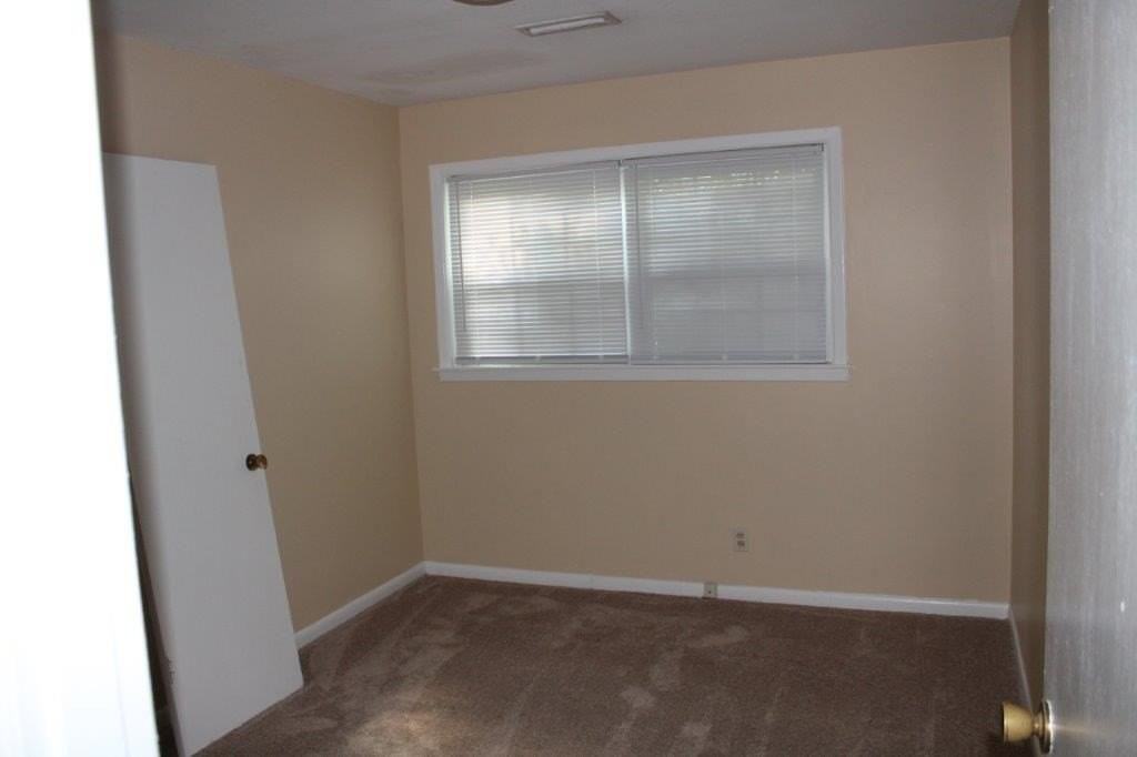 908 Glenwood St - Photo 7 of 11