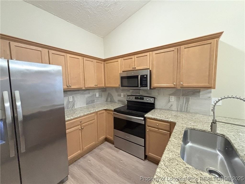 5334 Holland Park Ave - Photo 7 of 23