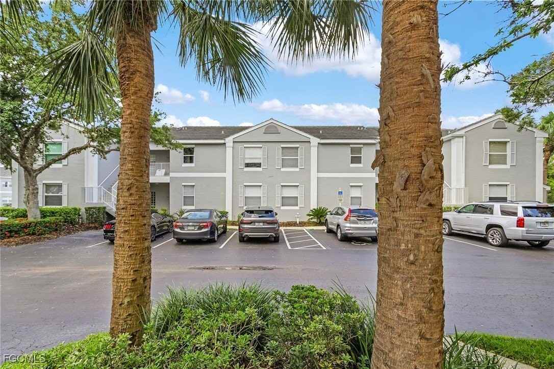 12131 Summergate Cir Apt 203 #203 - Photo 3 of 30