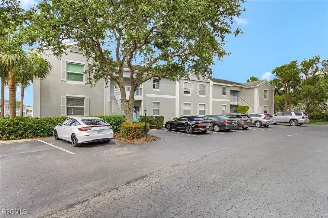 12131 Summergate Cir Apt 203 #203 - Photo 4 of 30