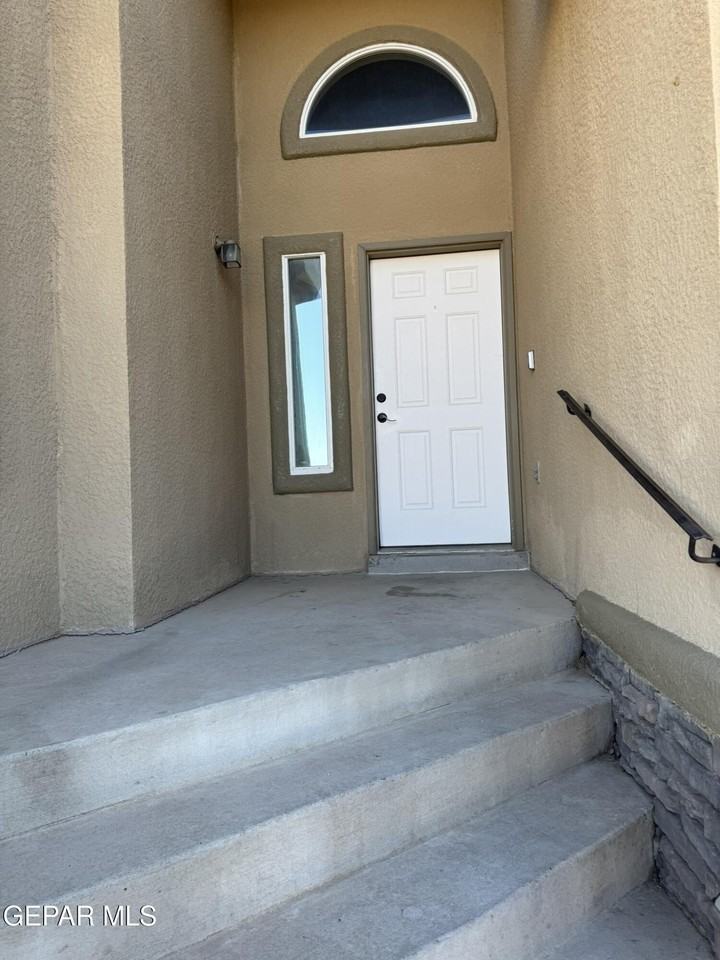 5316 Ignacio Almanzar Ln - Photo 3 of 38