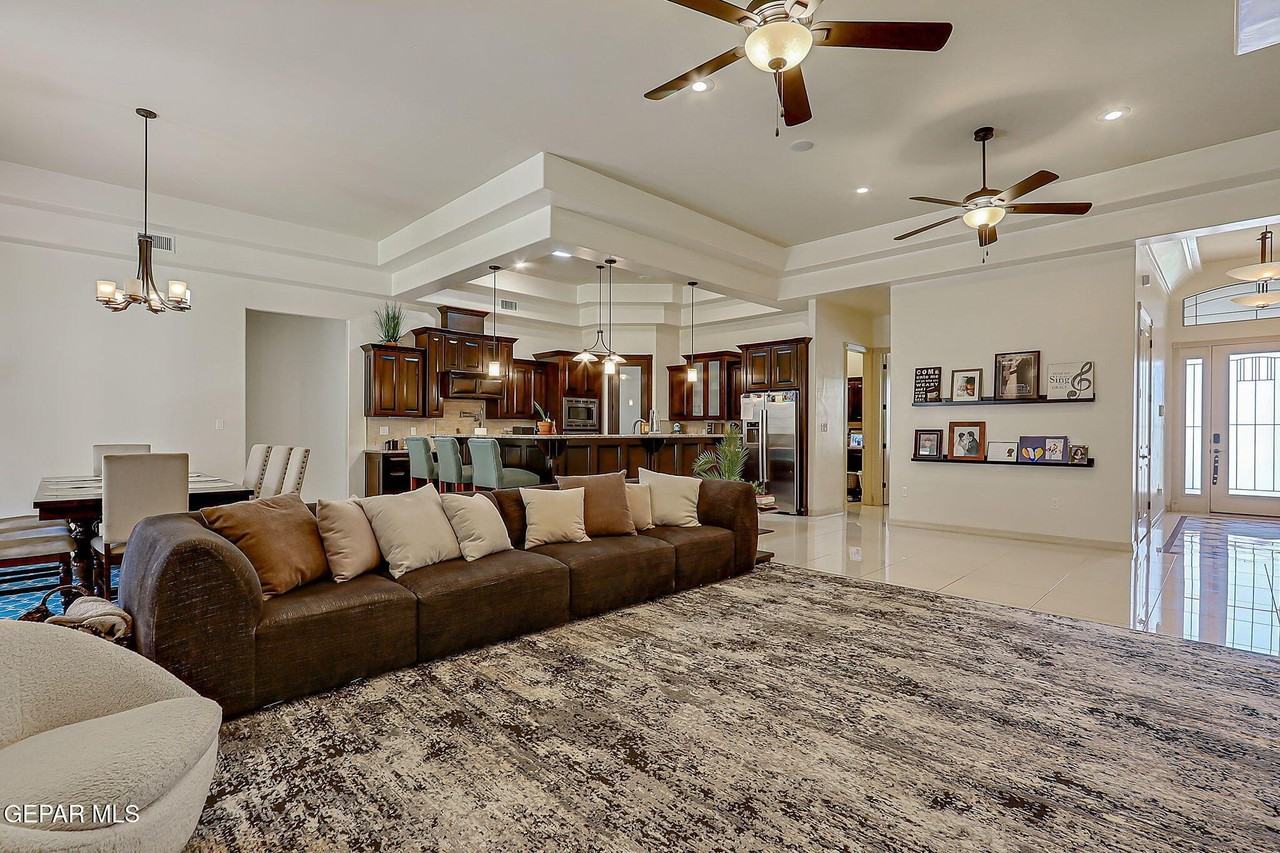 13452 Emerald Falls Drive - Photo 3 of 46