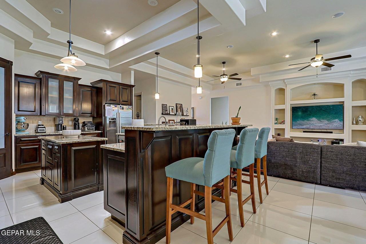 13452 Emerald Falls Drive - Photo 5 of 46