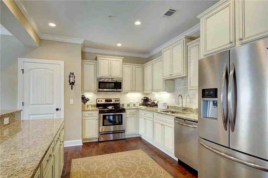 404 Reserve Ln - Photo 7 of 24