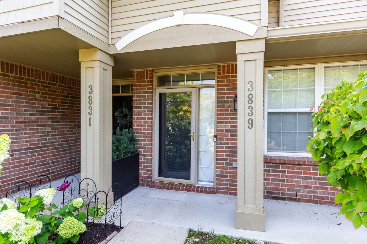 3839 Norwich Dr - Photo 3 of 23