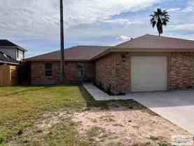 910 Live Oak Cir #B - Photo 1 of 1