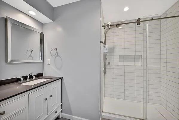 59 Hauxhurst Avenue #2 - Photo 7 of 18