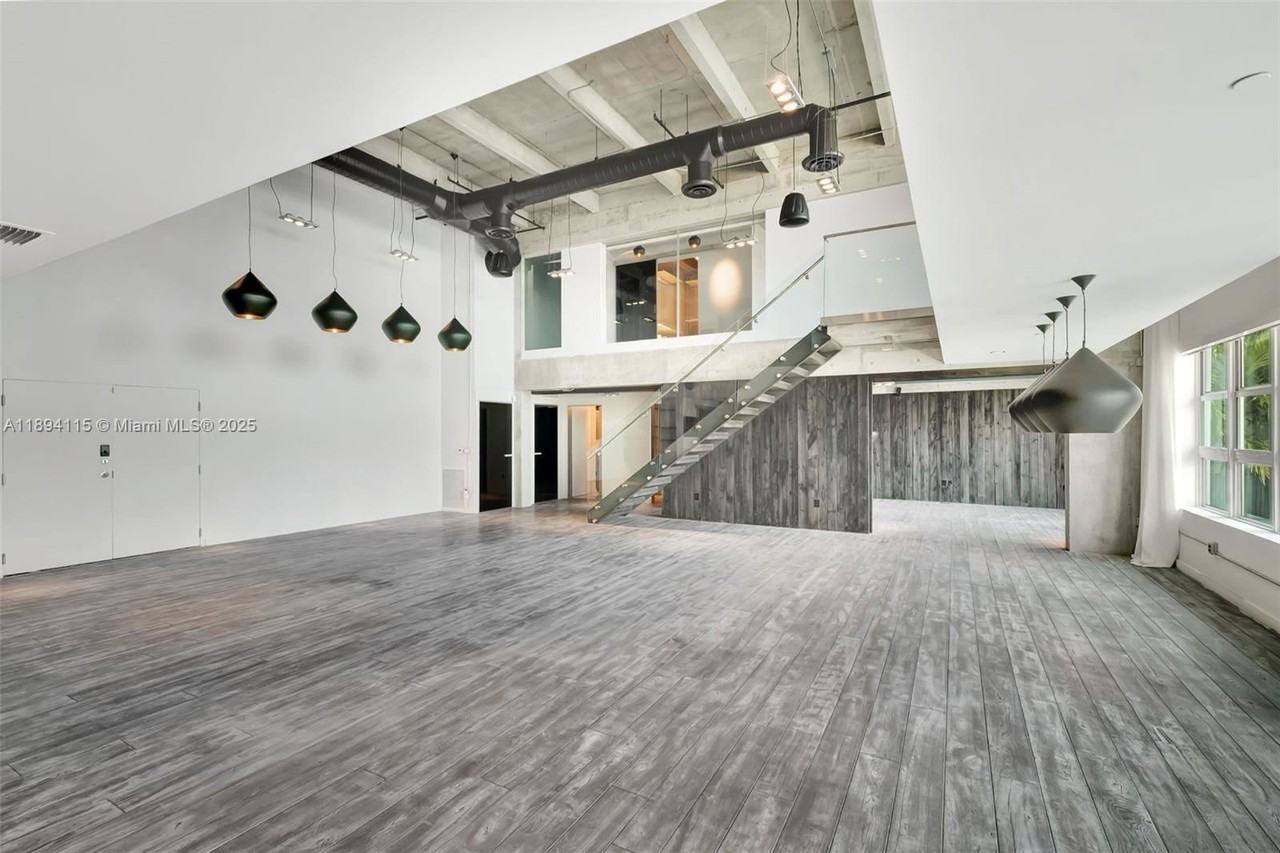 1749 Ne Miami Ct - Photo 3 of 8