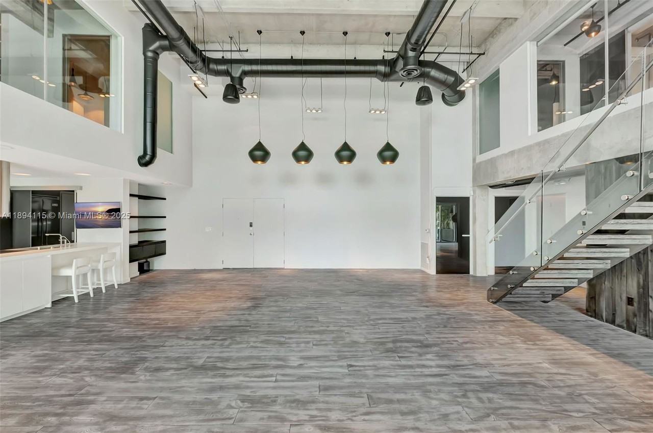 1749 Ne Miami Ct - Photo 4 of 8