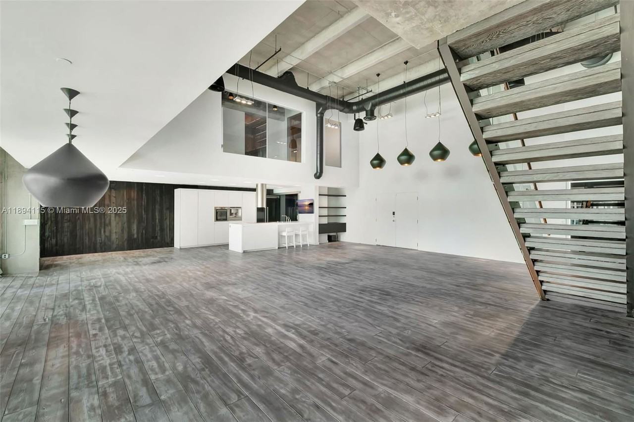 1749 Ne Miami Ct - Photo 5 of 8