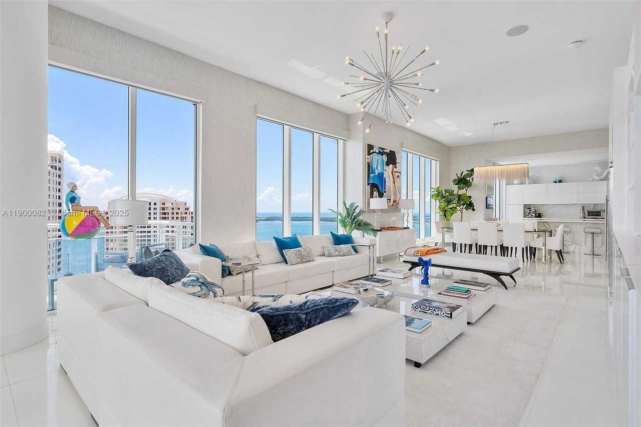 900 Brickell Key Blvd - Photo 7 of 8