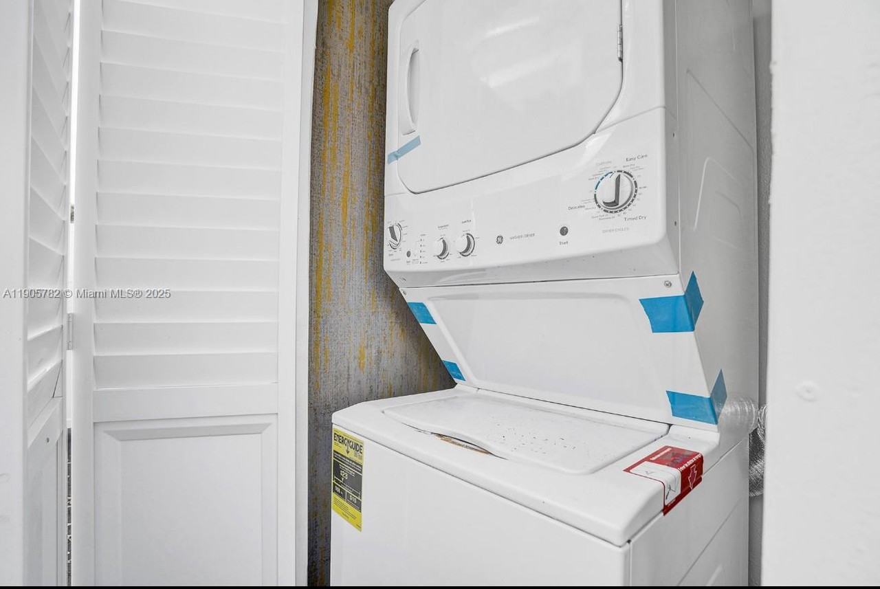 1300 Ne 2nd Ave - Photo 4 of 8