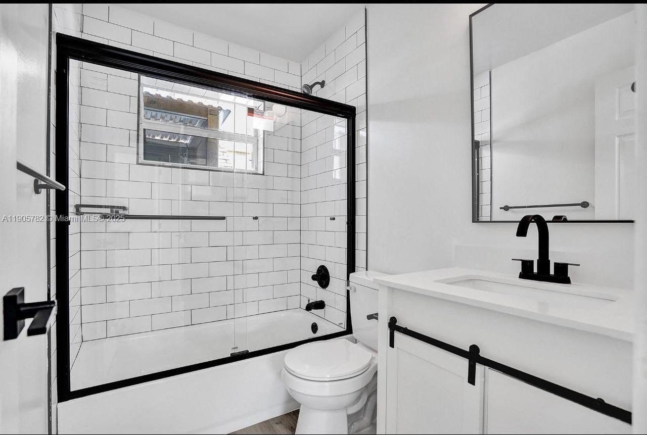 1300 Ne 2nd Ave - Photo 5 of 8