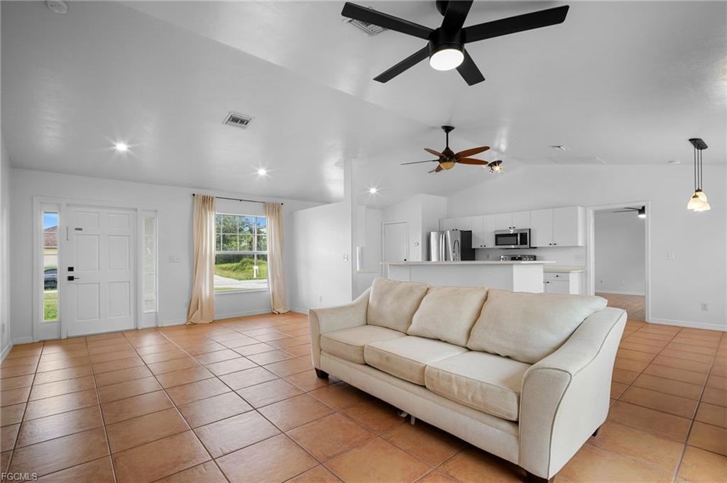 3011 50th St Sw - Photo 3 of 8