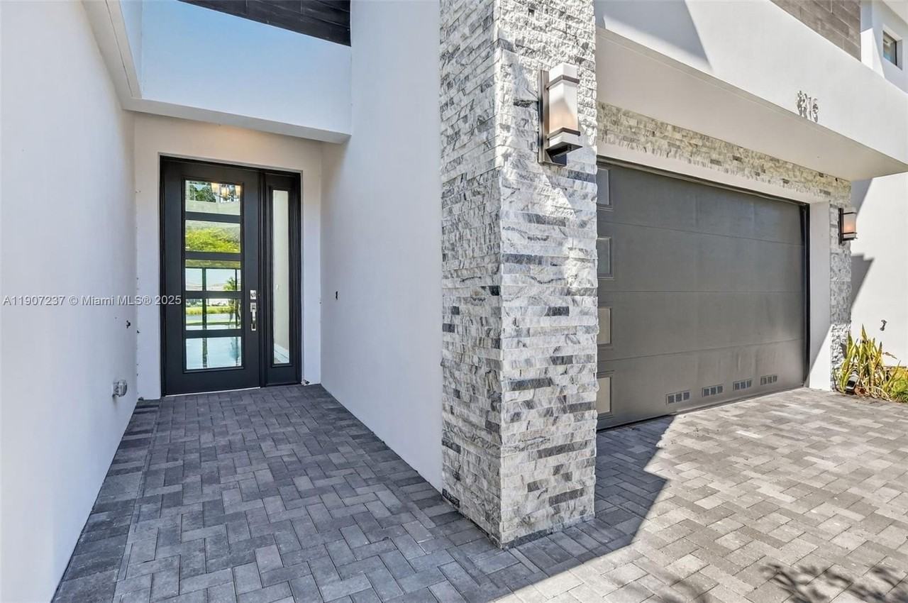 8215 Crystal Downs Ave #8215 - Photo 7 of 50