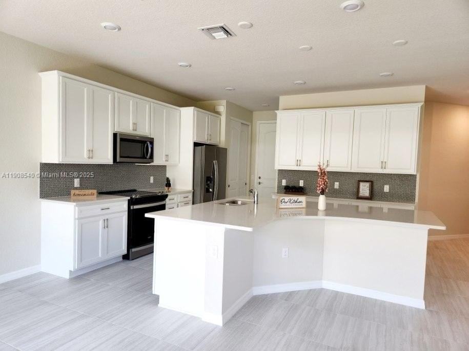 8189 Cinch Way #8189 - Photo 2 of 11