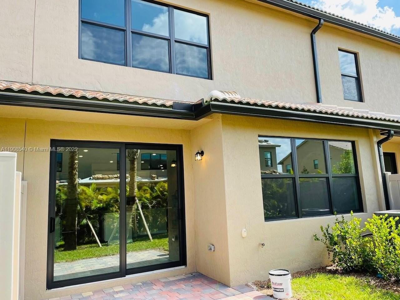 8189 Cinch Way #8189 - Photo 7 of 11