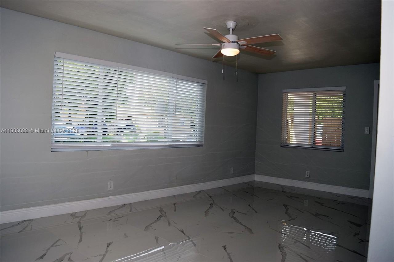 622 Ne 6th St #1 - Photo 6 of 23