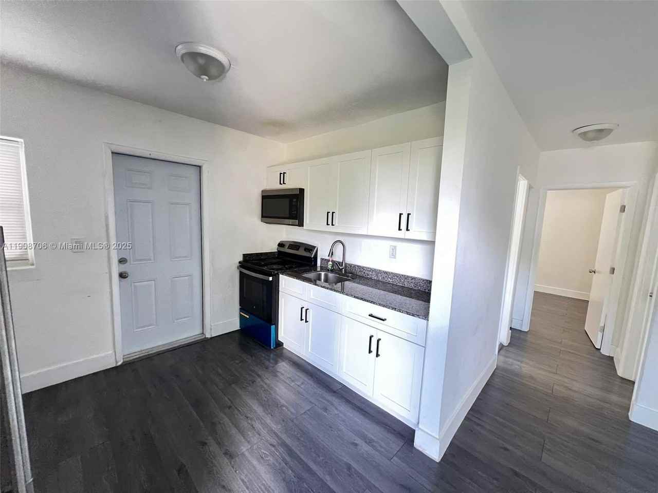 5306 Nw 18th Ave #5306 - Photo 3 of 16