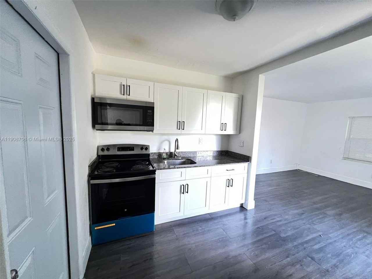 5306 Nw 18th Ave #5306 - Photo 4 of 16