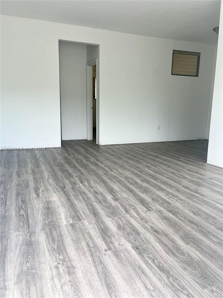 780 81st St #8 - Photo 2 of 9