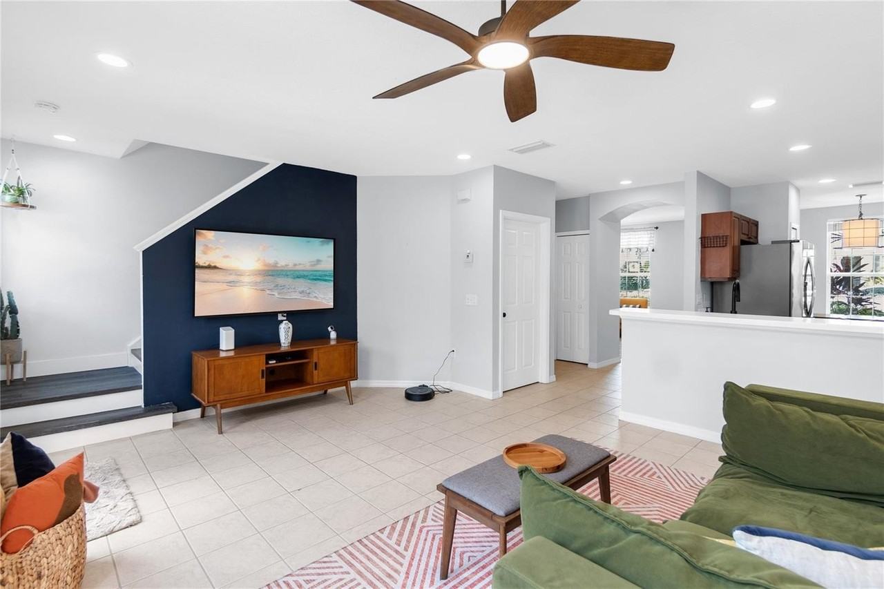 5617 Whitehead St - Photo 2 of 40