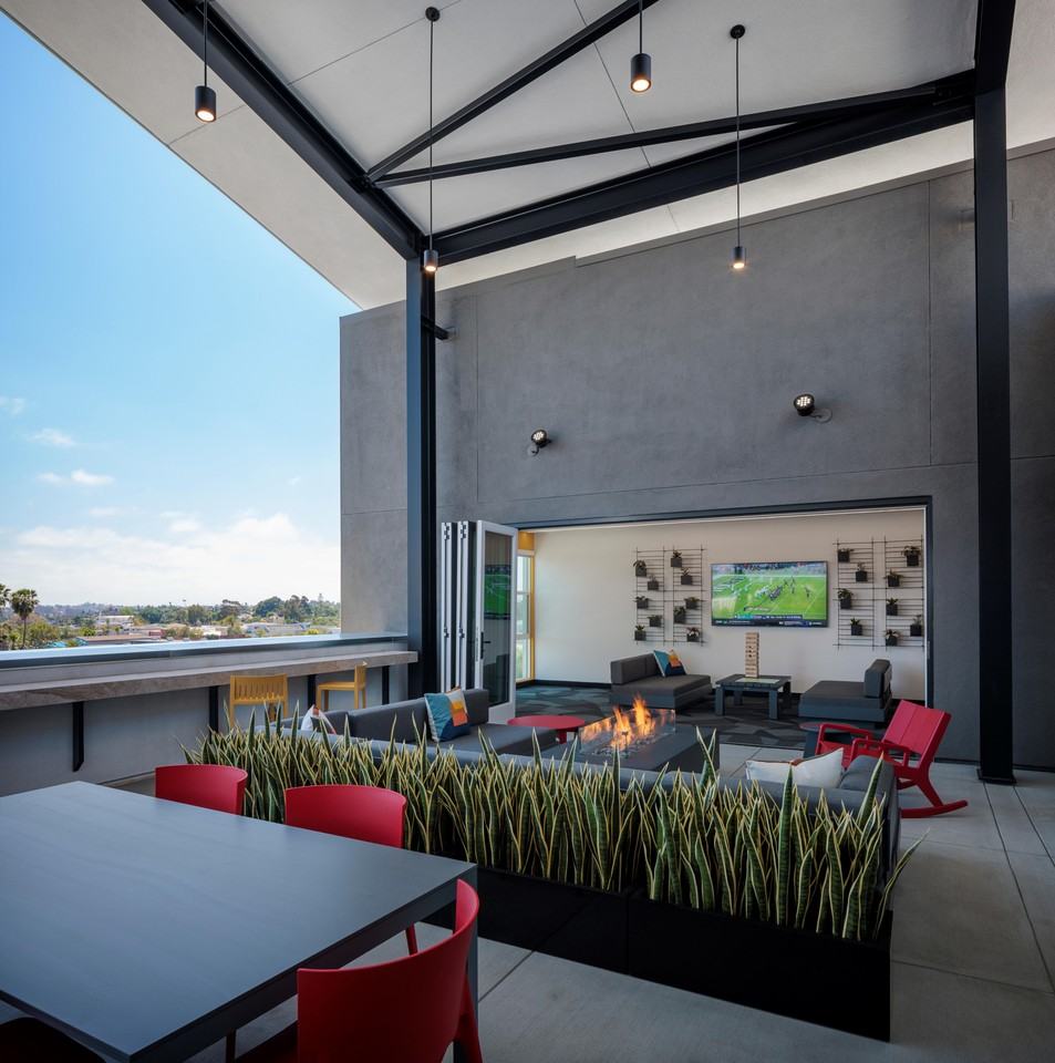 Kelvin - Photo 5 of 10