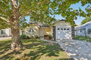 123 Edgewater Cir - Photo 1 of 1