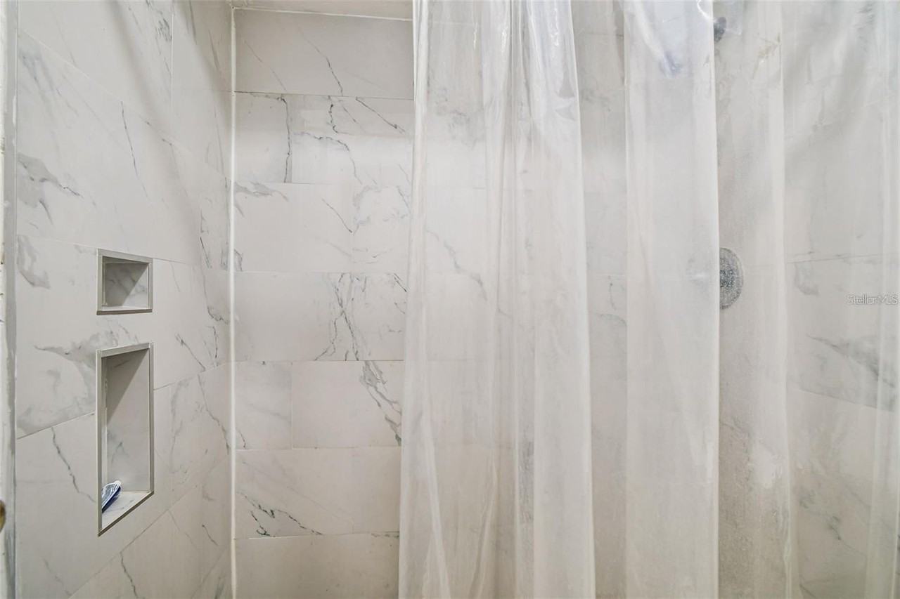 10930 Brightside Dr - Photo 6 of 22