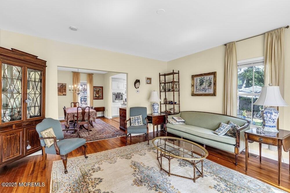 600 Saint Clair Ave - Photo 7 of 23