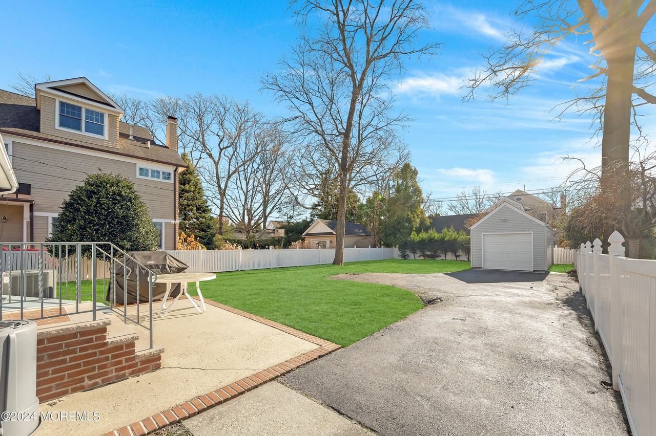 714 Philadelphia Blvd - Photo 3 of 28