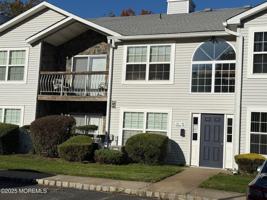 featured image of 40 Diane Dr