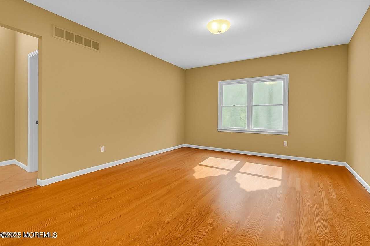 220 Whalepond Road - Photo 5 of 17