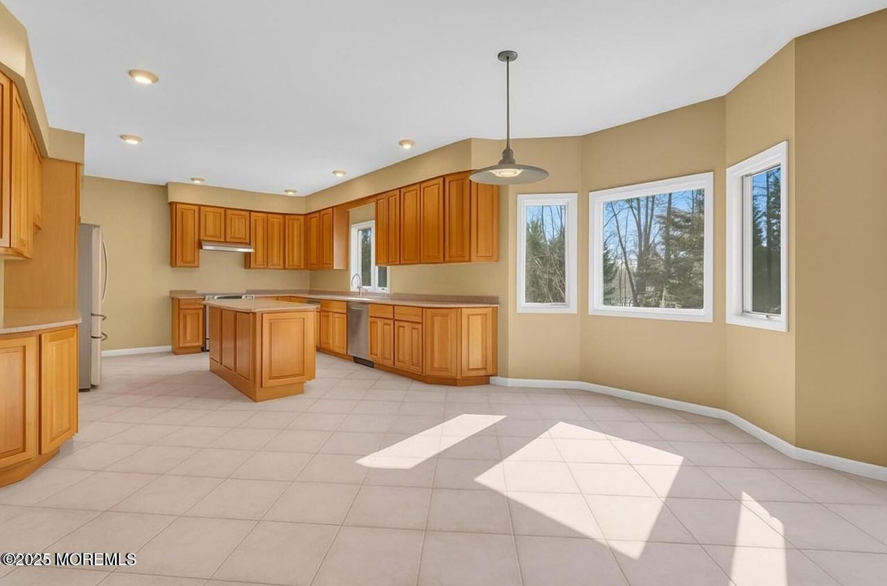 220 Whalepond Road - Photo 7 of 17