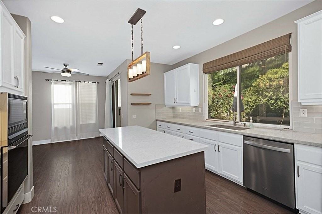 28 Lawnridge - Photo 2 of 50