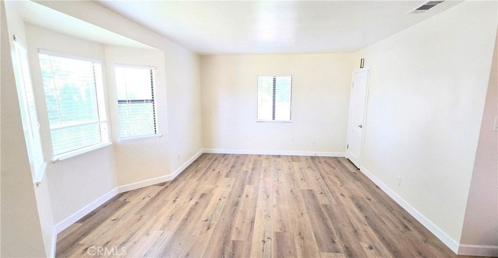 8730 6th St - Photo 5 of 50