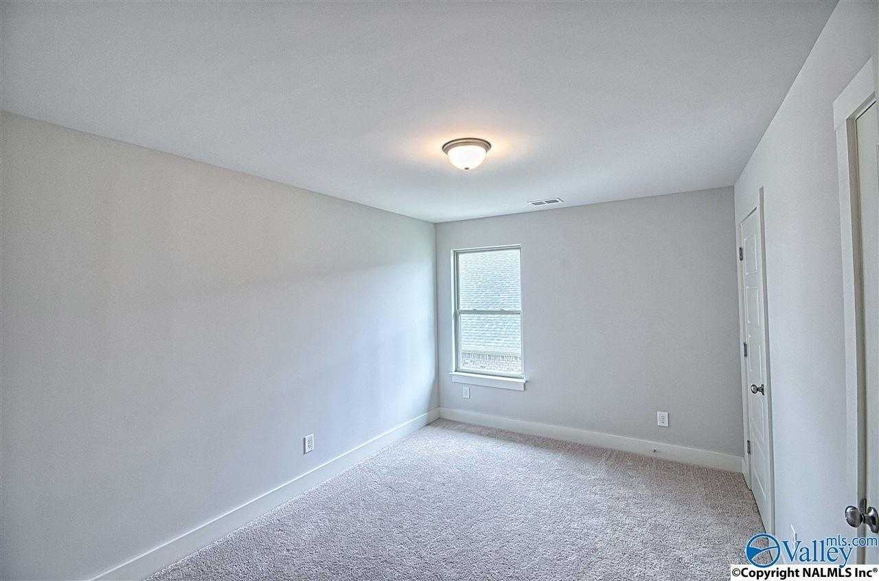 7012 Derby Dr Se - Photo 6 of 15