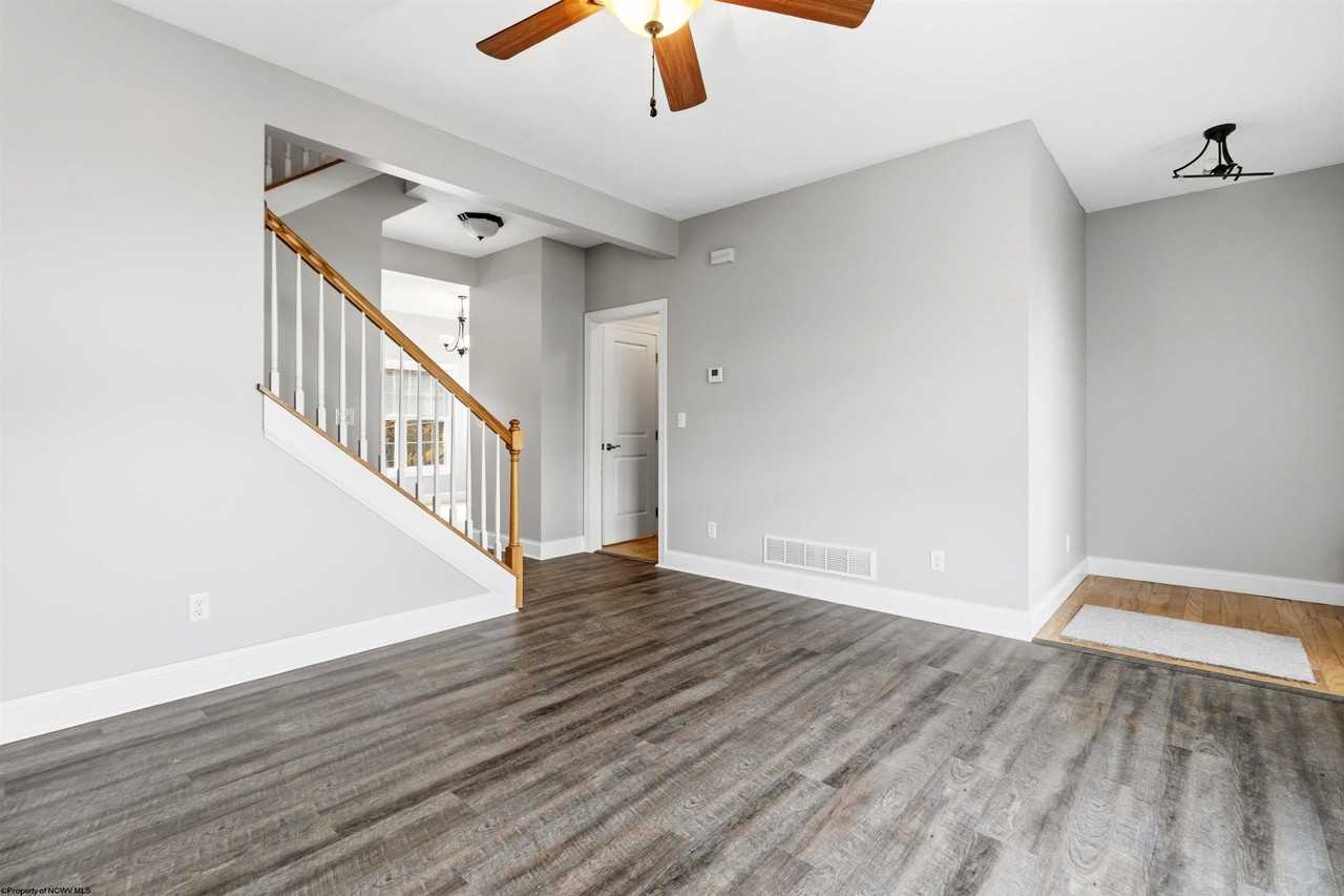 1110 Bailey Cir - Photo 3 of 29