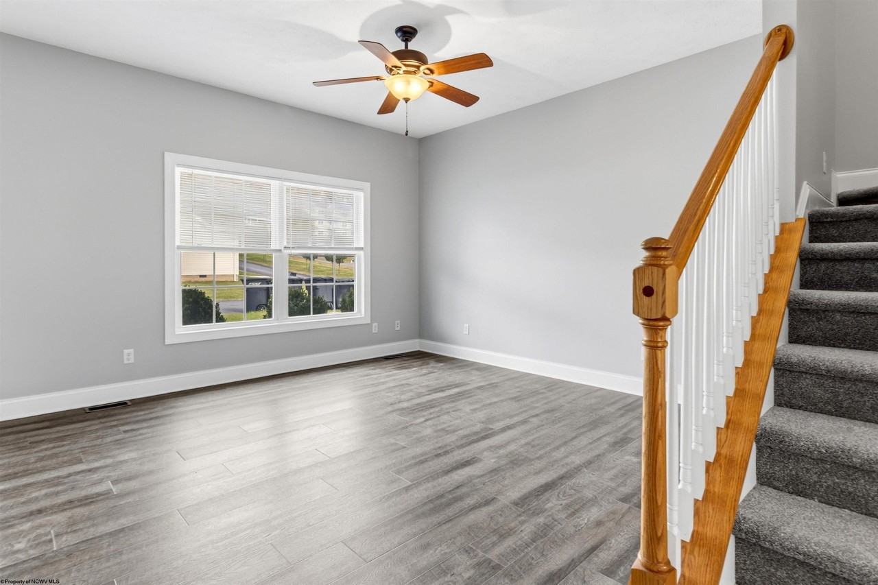 1110 Bailey Cir - Photo 4 of 29