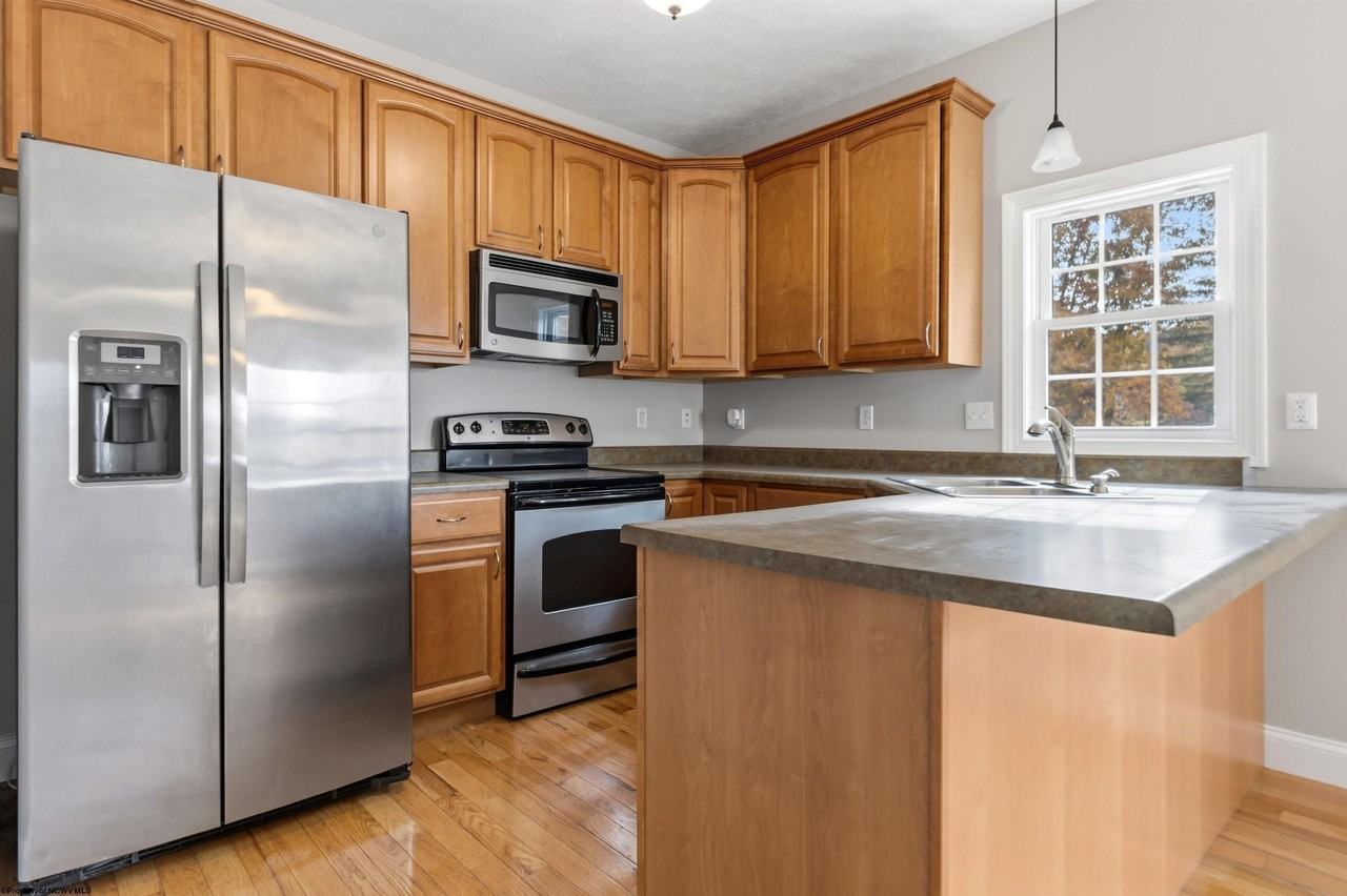 1110 Bailey Cir - Photo 6 of 29