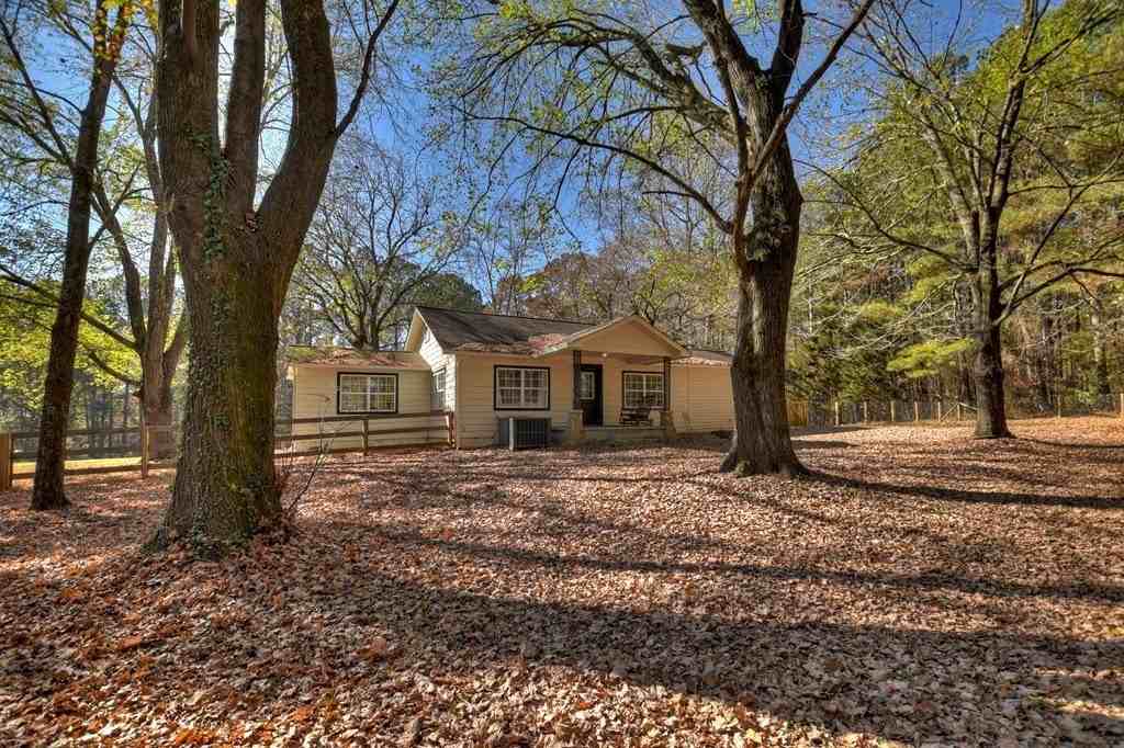 3380 Clear Creek Road - Photo 5 of 39