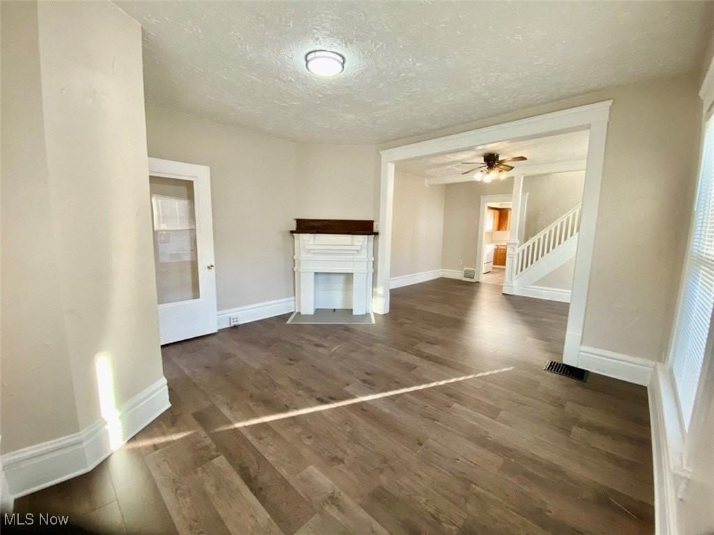 581 Schiller Ave Unit 1 #1 - Photo 4 of 12