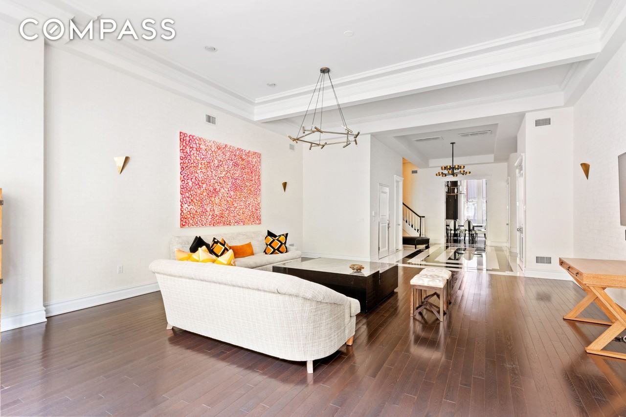 18 E 62nd St #2 - Photo 3 of 21