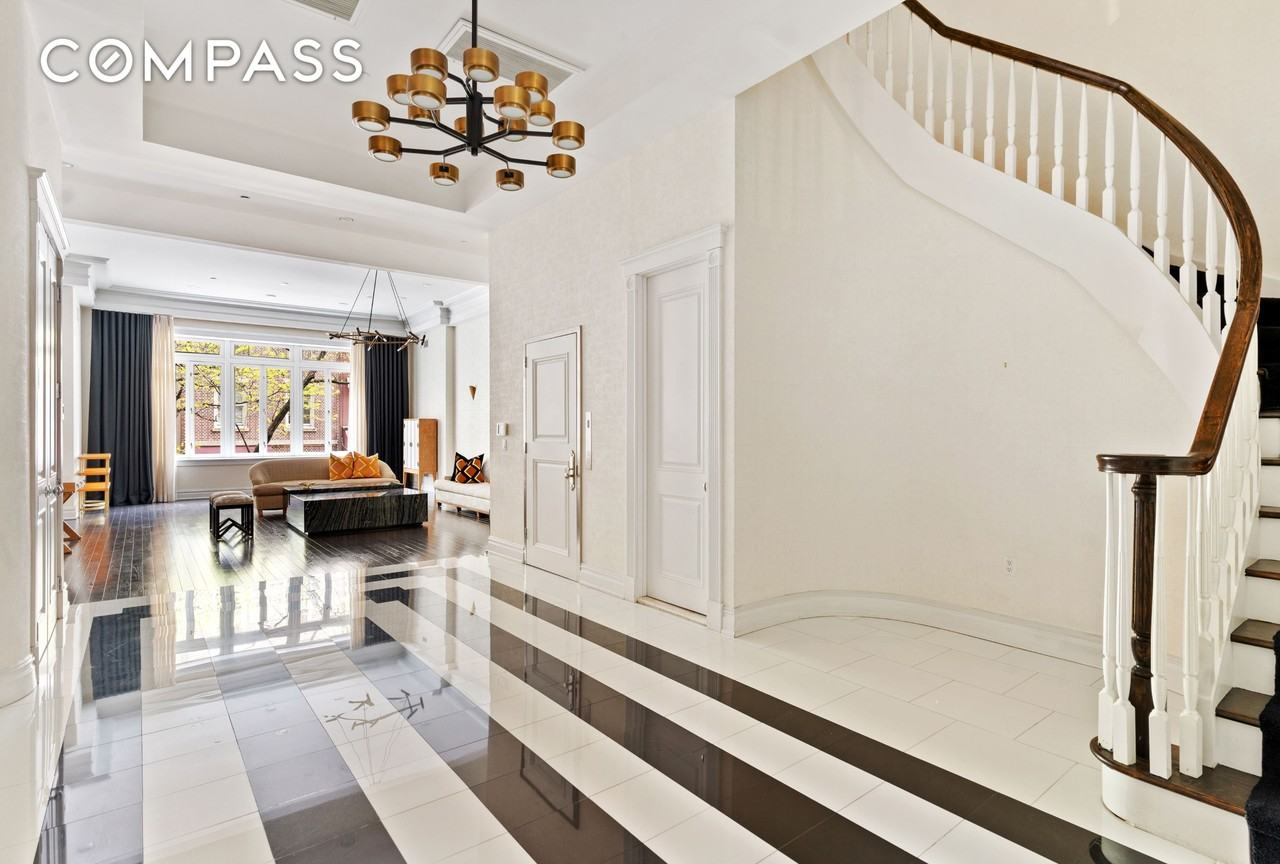 18 E 62nd St #2 - Photo 5 of 21